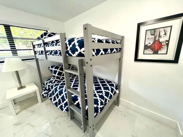 Продажа дома по адресу 12805 NW 6th Avenue - фото 6432653