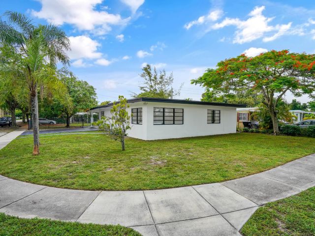 Продажа дома по адресу 12805 NW 6th Avenue - фото 6432666