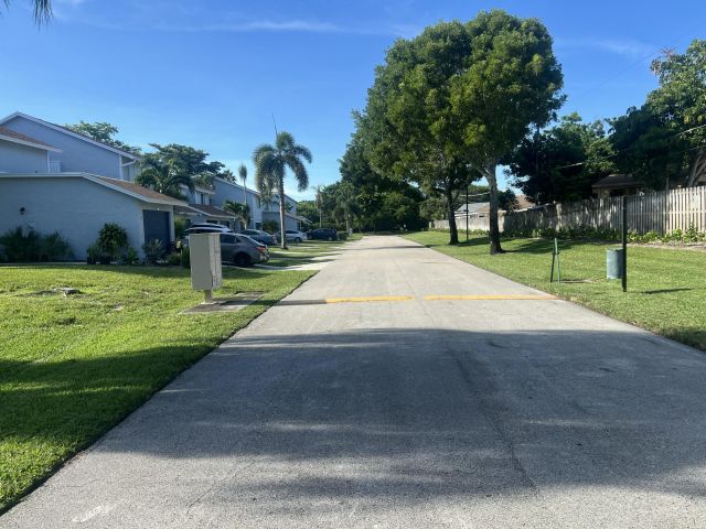 Дом в аренду по адресу 1581 Woodbridge Lakes Circle - фото 6423972
