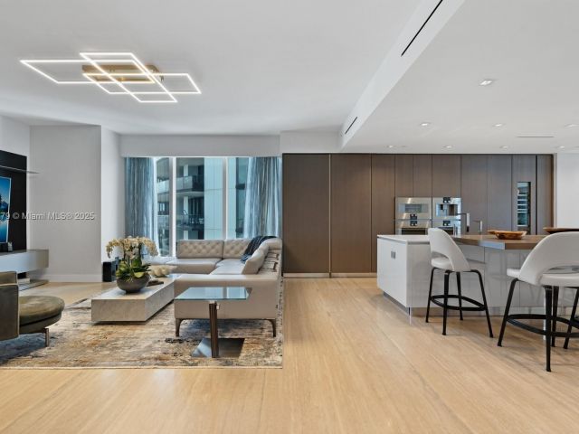 Продажа квартиры #1401/02 - фото 6430566