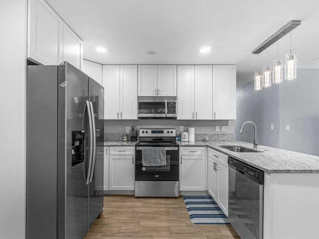 Дом в аренду по адресу 311 SW 7th Avenue - фото 6424470