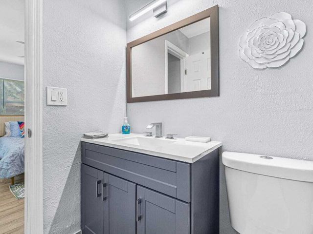 Дом в аренду по адресу 311 SW 7th Avenue - фото 6487886