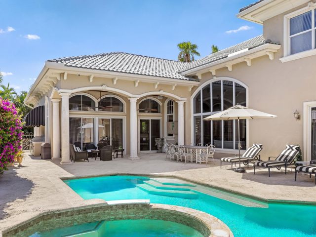 Продажа дома по адресу 780 NE Orchid Bay Drive - фото 6426287