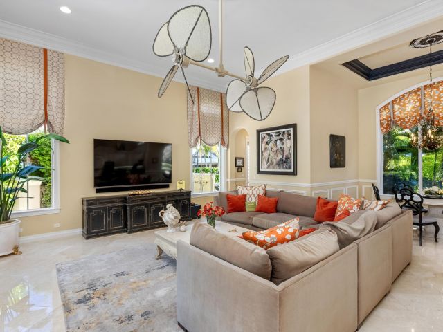 Продажа дома по адресу 780 NE Orchid Bay Drive - фото 6426294