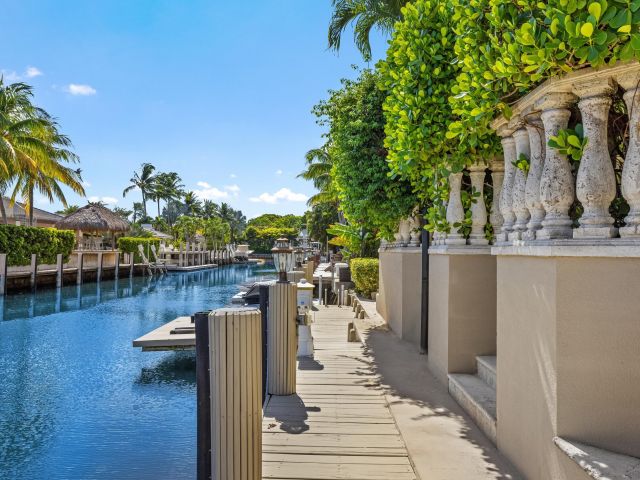 Продажа дома по адресу 780 NE Orchid Bay Drive - фото 6426301