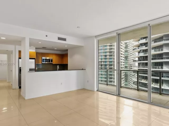 Продажа квартиры #2620 - фото 6428888