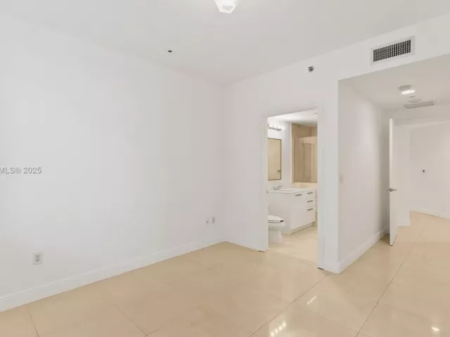 Продажа квартиры #2620 - фото 6541318