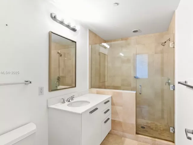 Продажа квартиры #2620 - фото 6541319