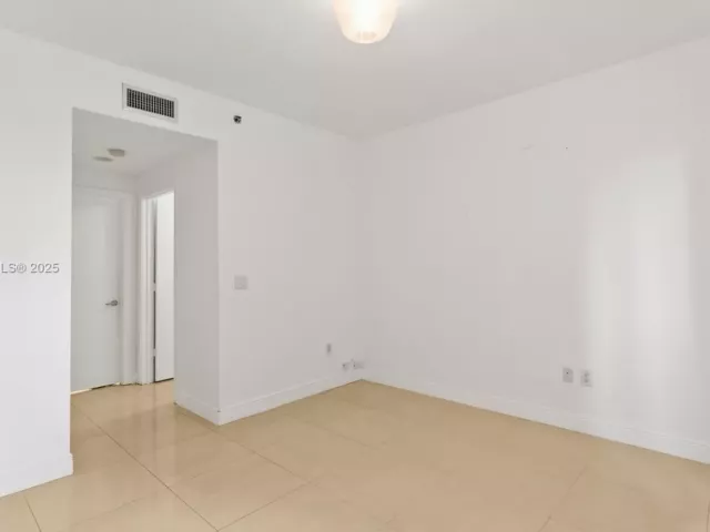 Продажа квартиры #2620 - фото 6428883