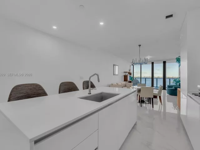 Продажа квартиры #1405 - фото 6874716