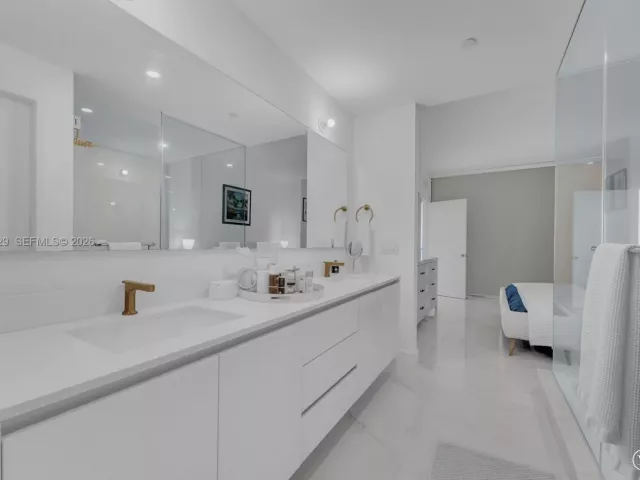 Продажа квартиры #1405 - фото 6874721