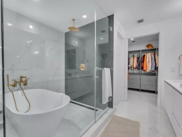 Продажа квартиры #1405 - фото 6874723