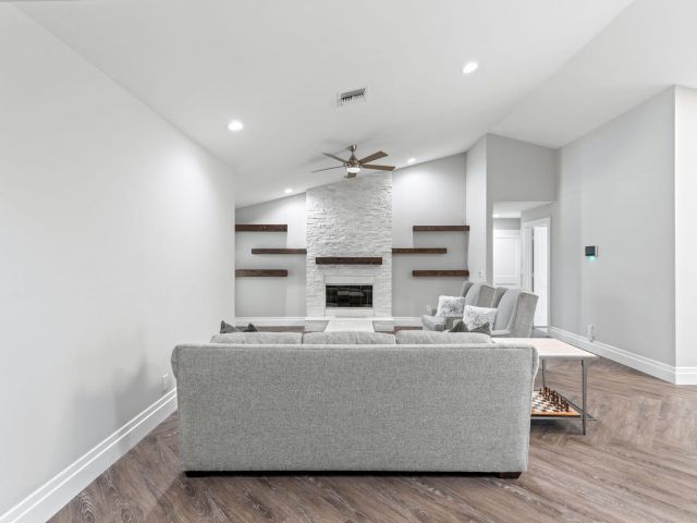 Продажа дома по адресу 21059 Sweetwater Lane N - фото 6496032