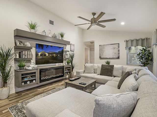 Продажа дома по адресу 2155 Rabbit Hollowe Circle - фото 6430390