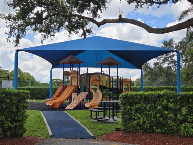 Дом в аренду по адресу 16514 NW 3rd Street - фото 6814644