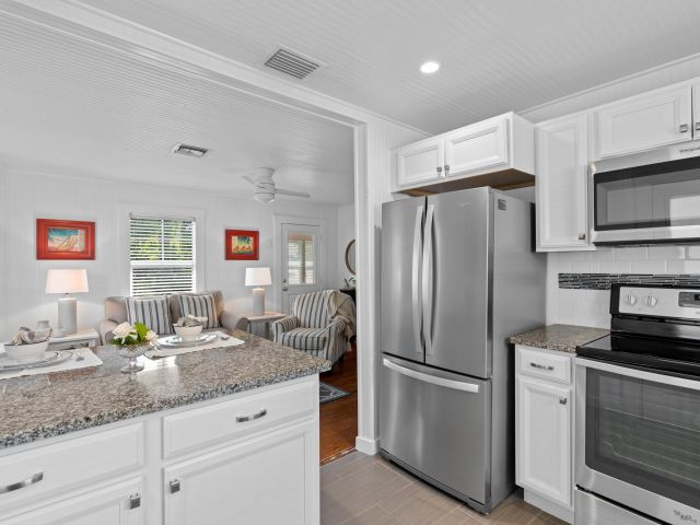 Дом в аренду по адресу 122 SE 7th Avenue - фото 6430449