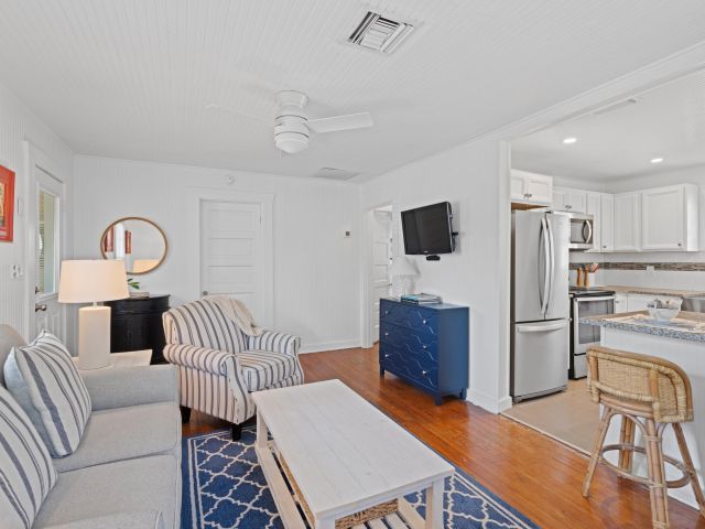 Дом в аренду по адресу 122 SE 7th Avenue - фото 6430450