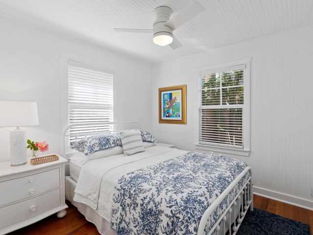 Дом в аренду по адресу 118 SE 7th Avenue - фото 6431203