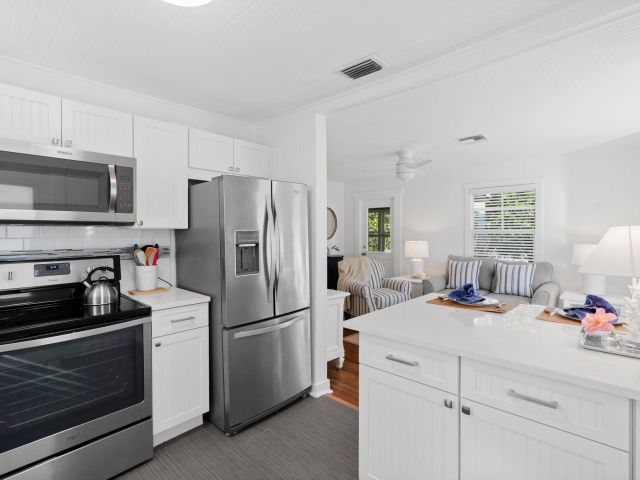 Дом в аренду по адресу 118 SE 7th Avenue - фото 6431207