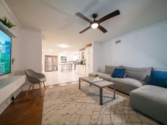 Дом в аренду по адресу 3042 Cardinal Drive - фото 6431582