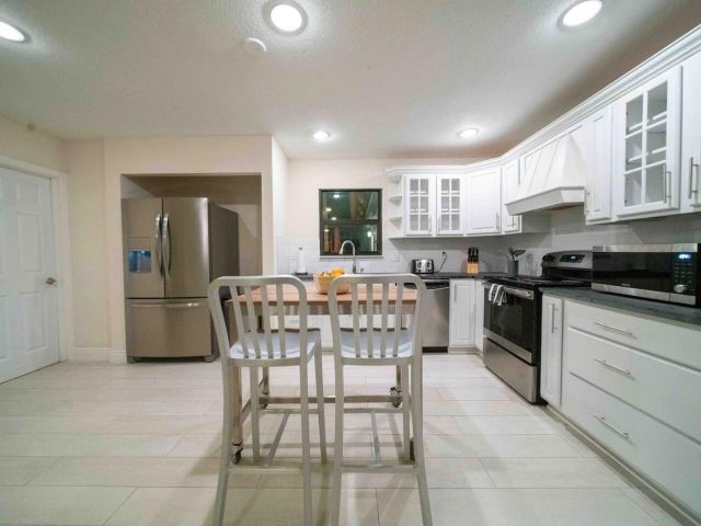 Дом в аренду по адресу 3042 Cardinal Drive - фото 6431585