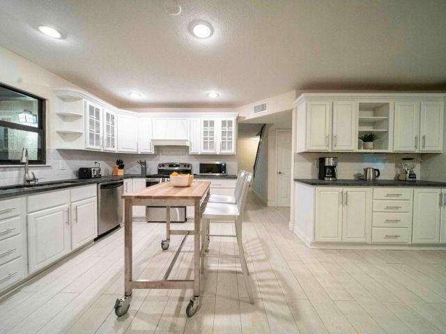 Дом в аренду по адресу 3042 Cardinal Drive - фото 6431586