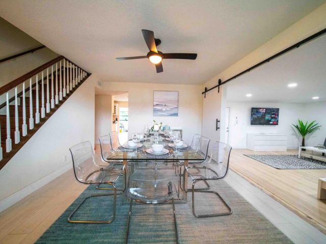 Дом в аренду по адресу 3042 Cardinal Drive - фото 6431587