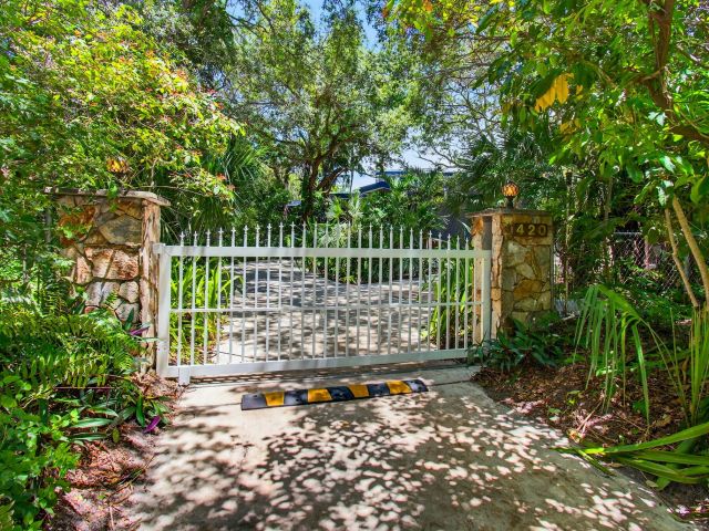 Продажа дома по адресу 420 Santa Fe Road - фото 6432256