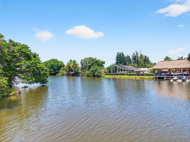 Продажа дома по адресу 420 Santa Fe Road - фото 6432260