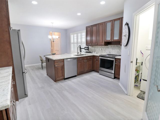 Продажа дома по адресу 12329 Riverfalls Court - фото 6688478