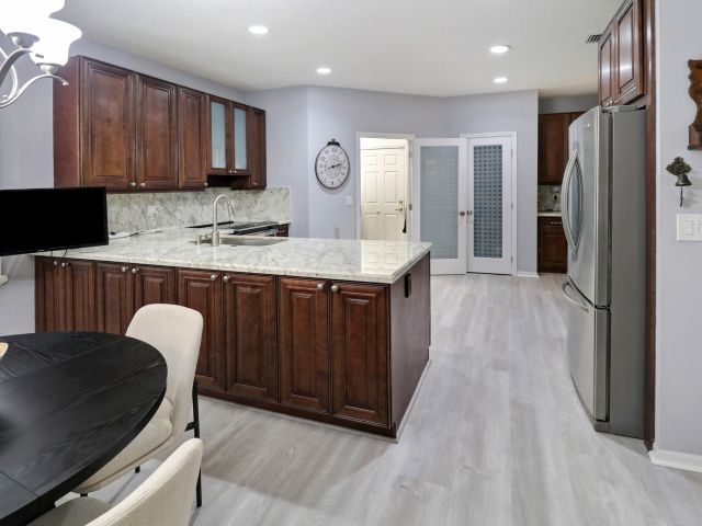 Продажа дома по адресу 12329 Riverfalls Court - фото 6688480