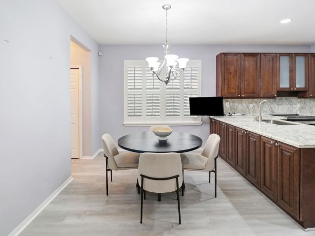 Продажа дома по адресу 12329 Riverfalls Court - фото 6688482