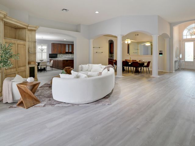 Продажа дома по адресу 12329 Riverfalls Court - фото 6688484