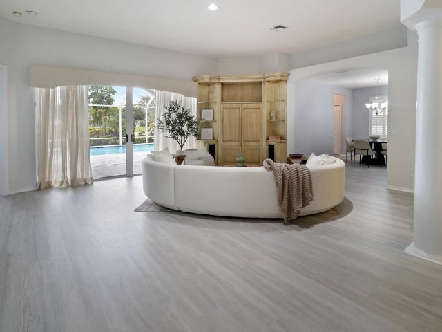 Продажа дома по адресу 12329 Riverfalls Court - фото 6688486