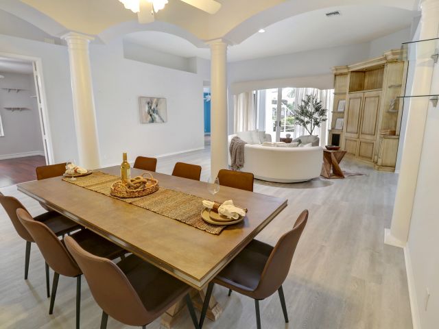 Продажа дома по адресу 12329 Riverfalls Court - фото 6688487