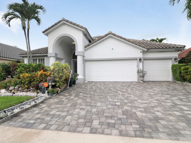 Продажа дома по адресу 12329 Riverfalls Court - фото 6688493