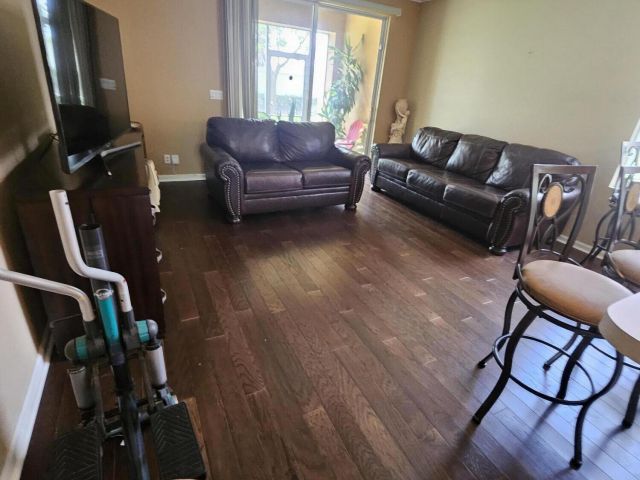 Продажа дома по адресу 421 Gazetta Way - фото 6495307