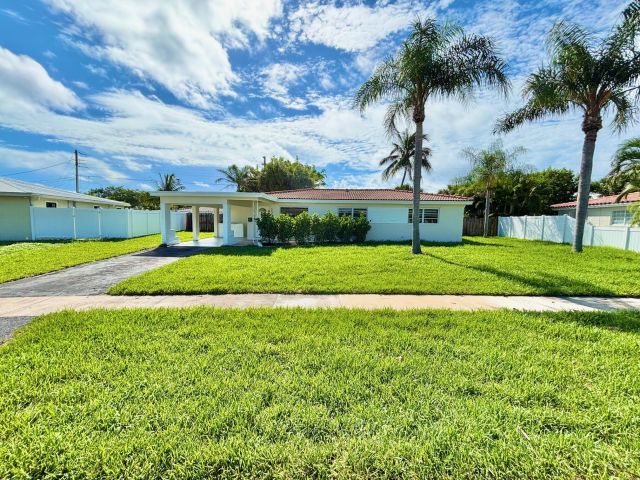 Дом в аренду по адресу 2370 NE 4th Avenue - фото 6539706