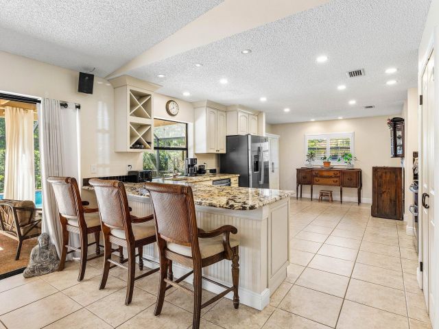 Продажа дома по адресу 21911 Satinwood Drive - фото 6809365