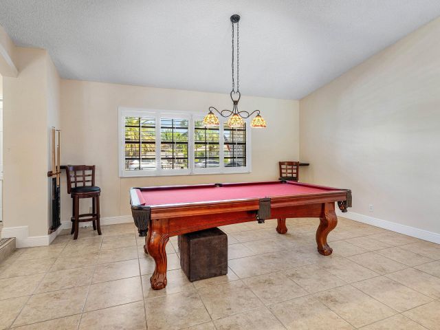 Продажа дома по адресу 21911 Satinwood Drive - фото 6809368