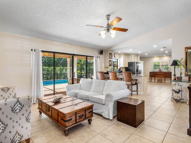 Продажа дома по адресу 21911 Satinwood Drive - фото 6809373