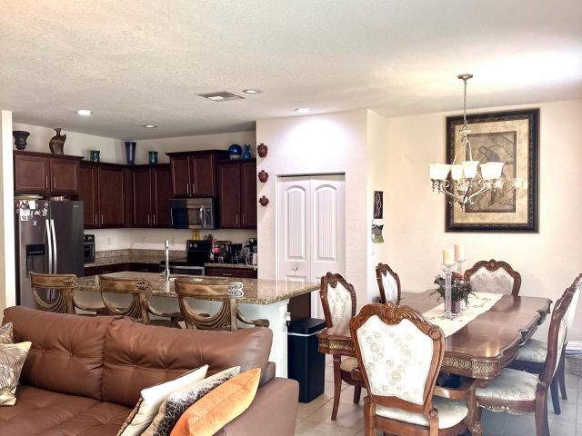 Продажа дома по адресу 790 Palm Tree Lane - фото 6686234