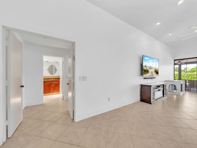 Продажа дома по адресу 10255 Sunset Bend Drive - фото 6435661