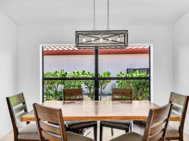 Продажа дома по адресу 10255 Sunset Bend Drive - фото 6435666