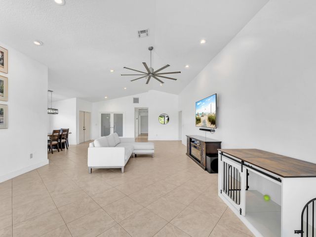 Продажа дома по адресу 10255 Sunset Bend Drive - фото 6435667
