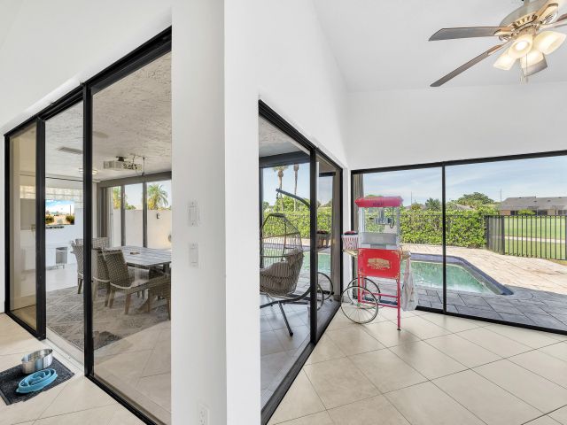 Продажа дома по адресу 10255 Sunset Bend Drive - фото 6435671