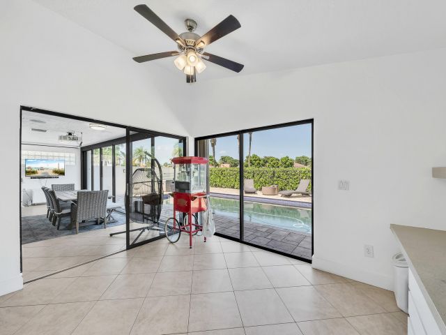 Продажа дома по адресу 10255 Sunset Bend Drive - фото 6435672