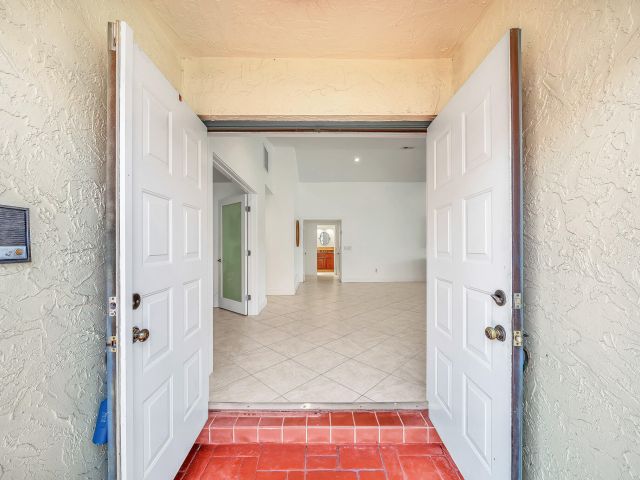 Продажа дома по адресу 10255 Sunset Bend Drive - фото 6435679