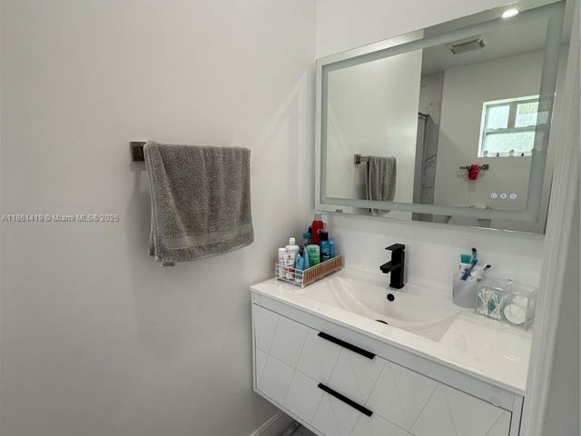 Продажа дома по адресу 3521 NW 171st Ter - фото 7514813