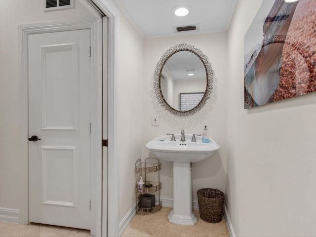 Дом в аренду по адресу 1028 Coralina Lane - фото 6438533